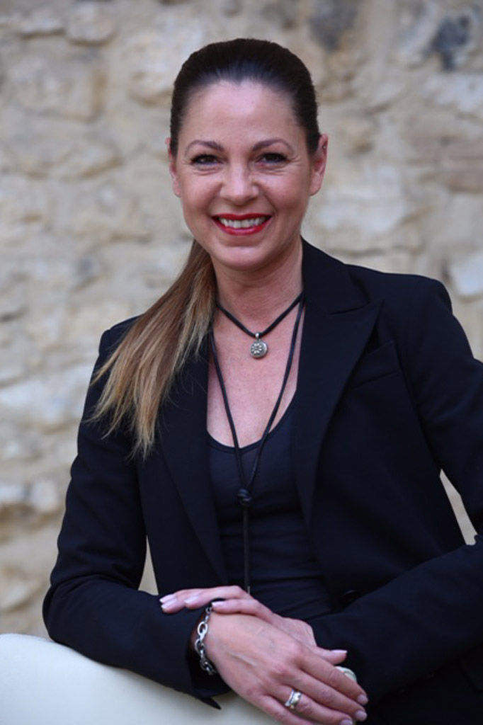 Monja SchirmKundenberatung